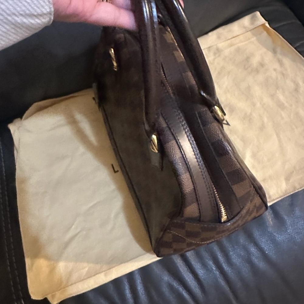 Authentic L.V - Picture 2 of 16
